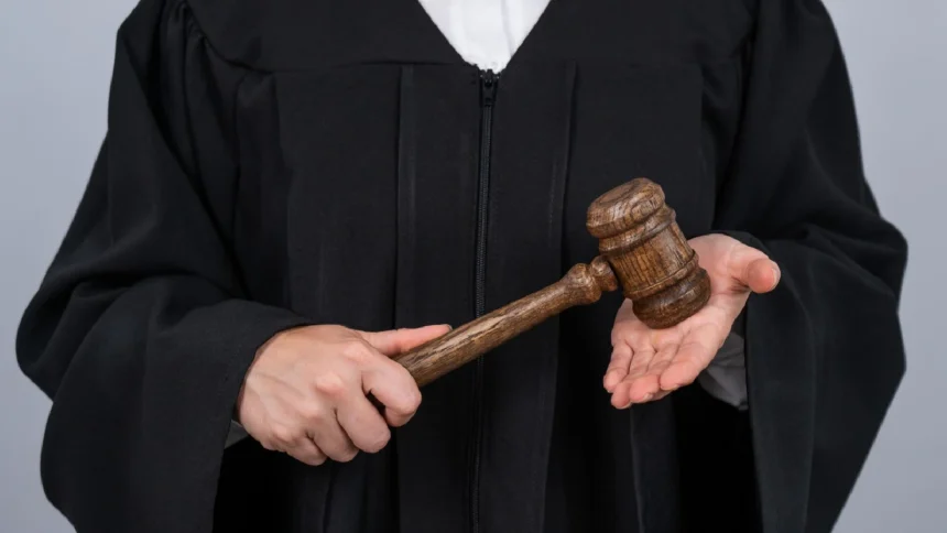 in absentia dalam hukum pidana dan perdata di indonesia