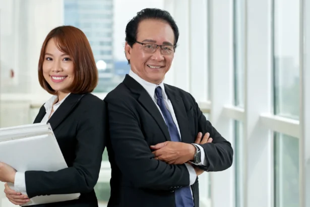 perbedaan peran corporate lawyer dan litigation lawyer