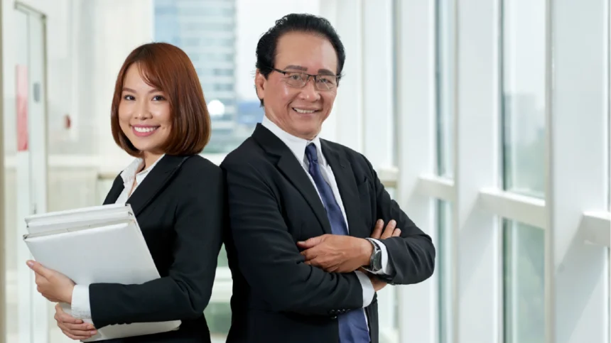 perbedaan peran corporate lawyer dan litigation lawyer